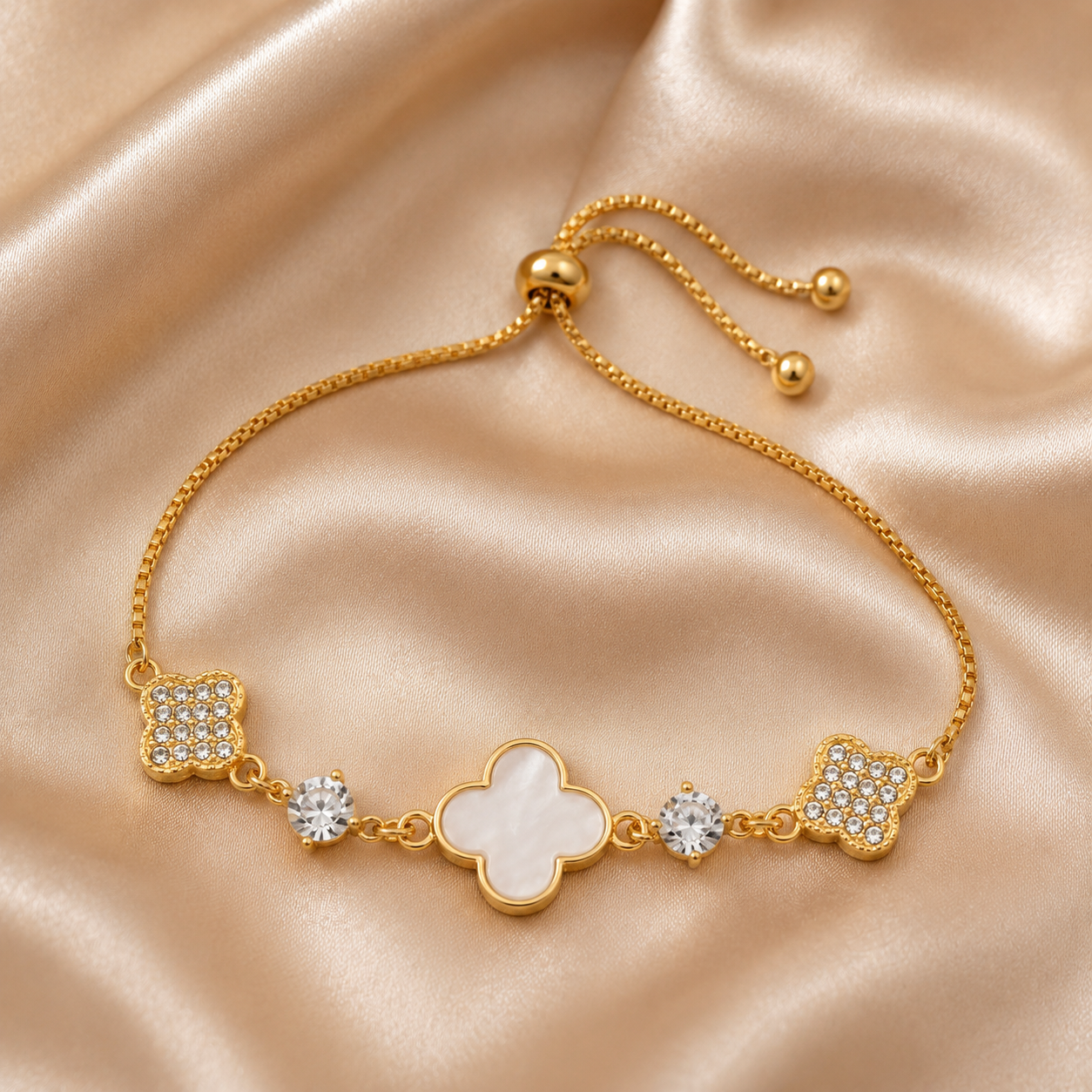 Mother-of-Pearl Four-Leaf Flower Bracelet