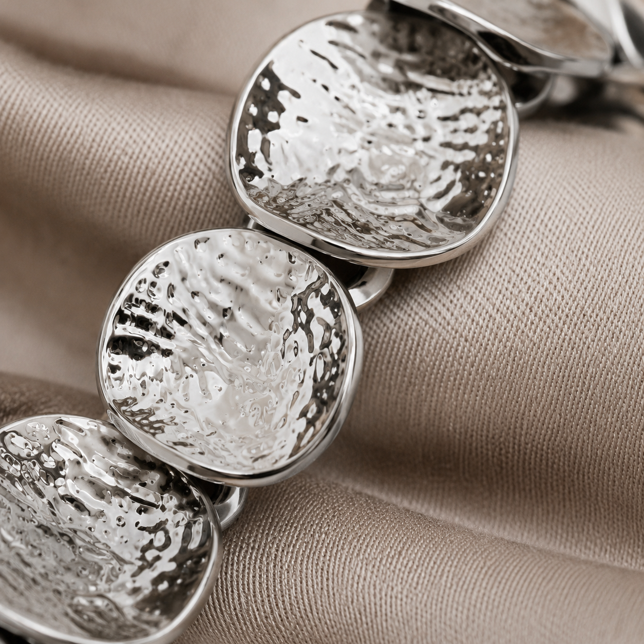 Hammered Disc Stretch Bracelet